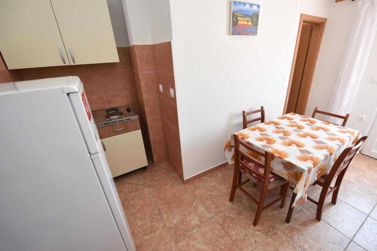 Apartments By The Sea Metajna, Pag - 6522 ซูโบวิชี ภายนอก รูปภาพ