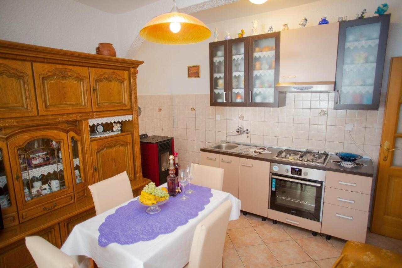 Apartments By The Sea Metajna, Pag - 6522 ซูโบวิชี ภายนอก รูปภาพ