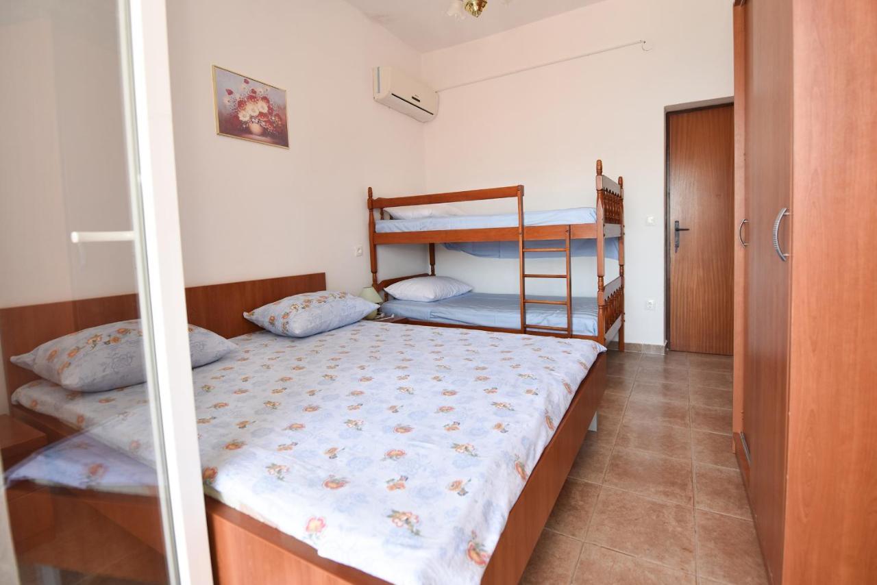 Apartments By The Sea Metajna, Pag - 6522 ซูโบวิชี ภายนอก รูปภาพ