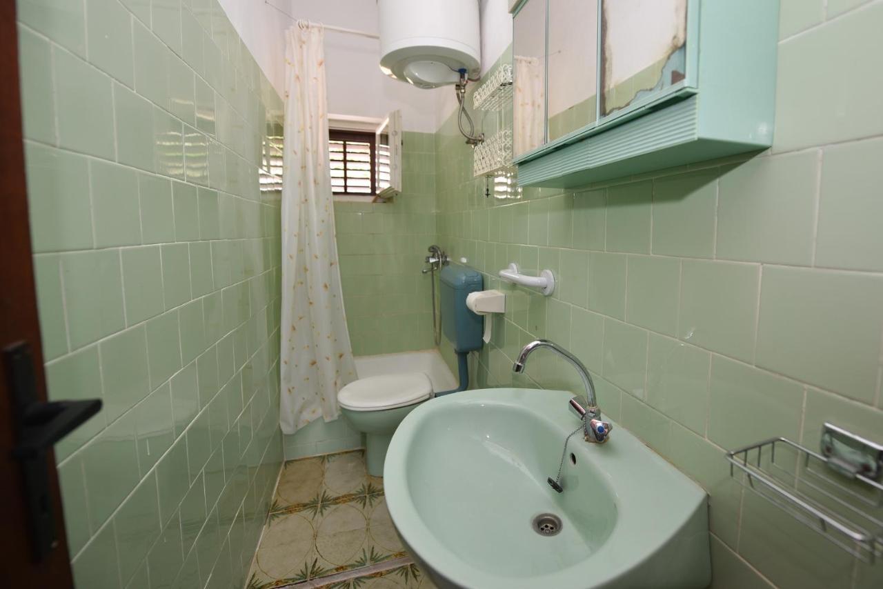 Apartments By The Sea Metajna, Pag - 6522 ซูโบวิชี ภายนอก รูปภาพ