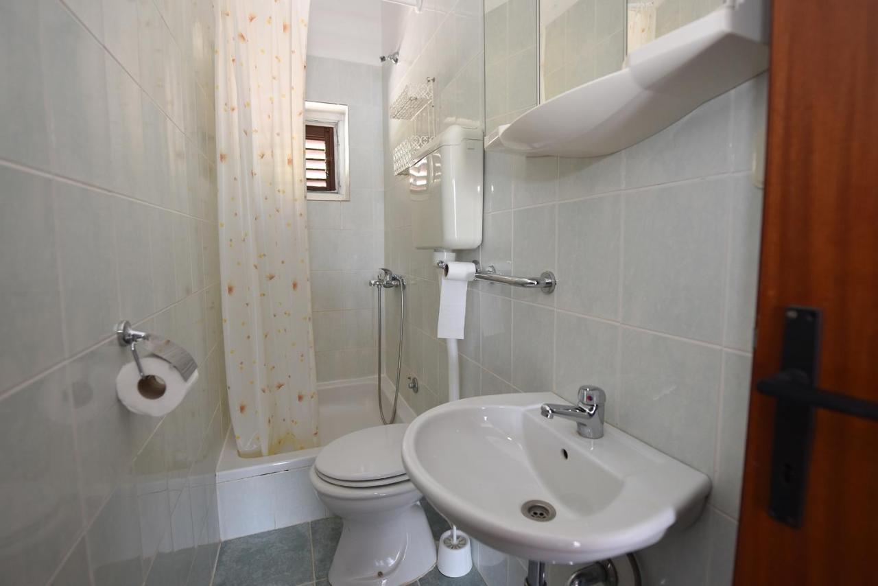 Apartments By The Sea Metajna, Pag - 6522 ซูโบวิชี ภายนอก รูปภาพ