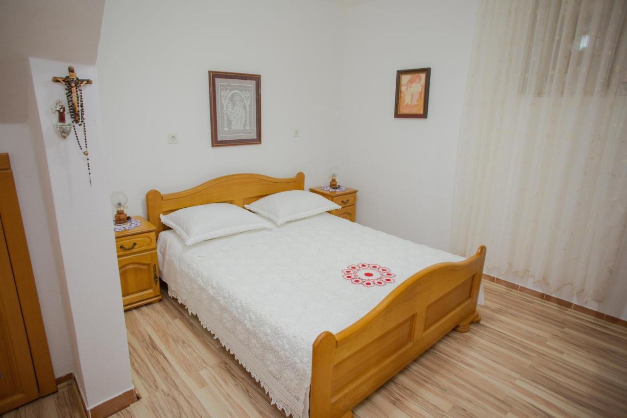 Apartments By The Sea Metajna, Pag - 6522 ซูโบวิชี ภายนอก รูปภาพ