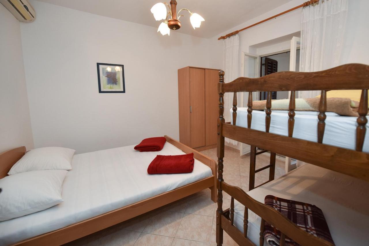Apartments By The Sea Metajna, Pag - 6522 ซูโบวิชี ภายนอก รูปภาพ